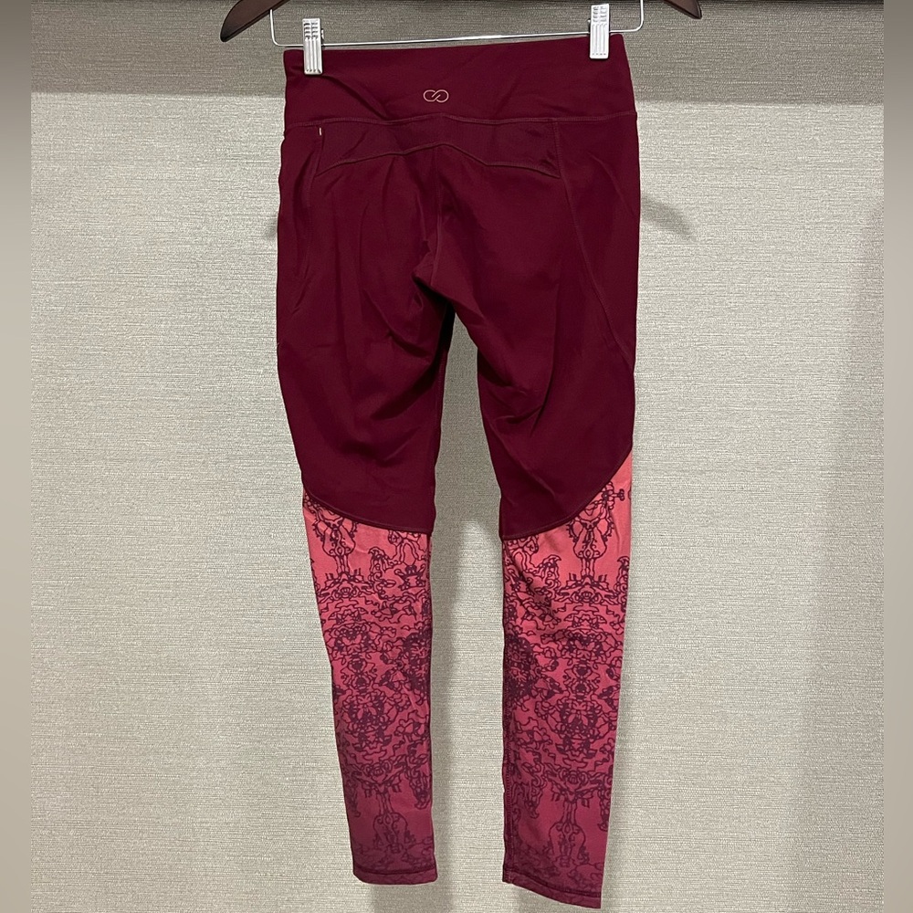 CALIA by Carrie Underwood Energize 7/8 Leggings in Crimson Trek/Ombré Scroll - Picture 8 of 14